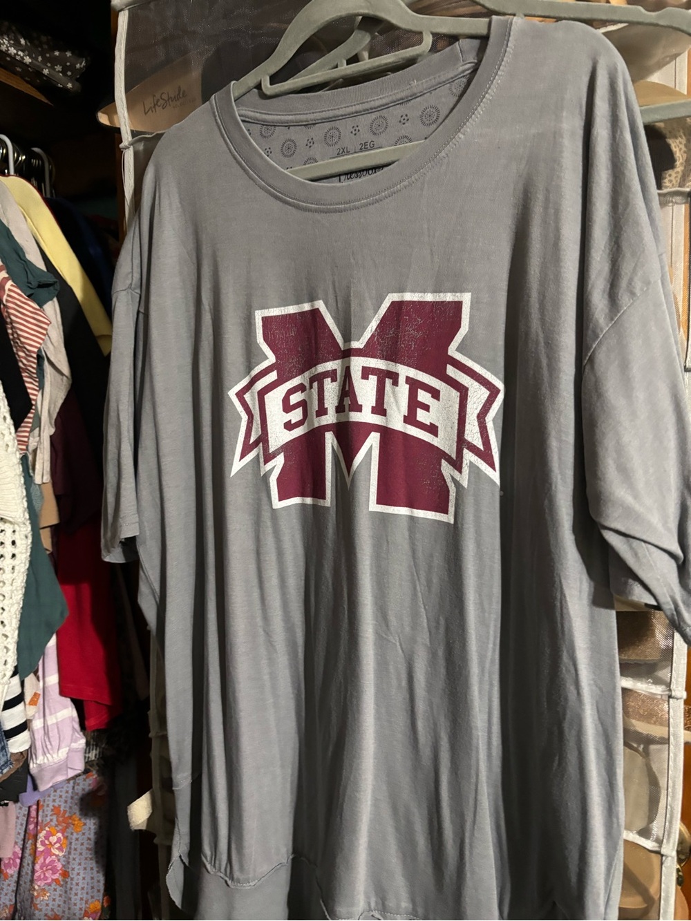 Women’s Gray Short-Sleeve Tee with Maroon Mississippi State logo